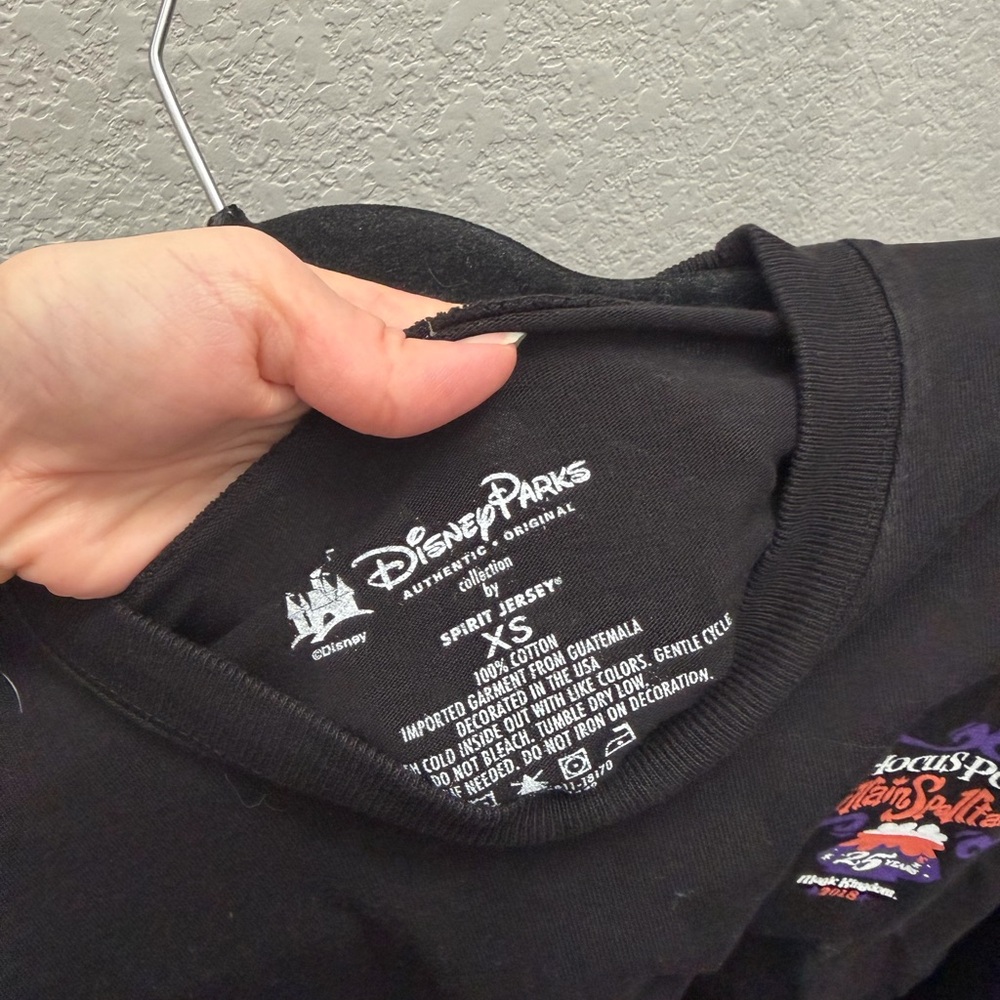 Disney Parks Hocus Pocus Amuck Amuck Amuck Spirit Jersey XS Limited Edition - Picture 6 of 7